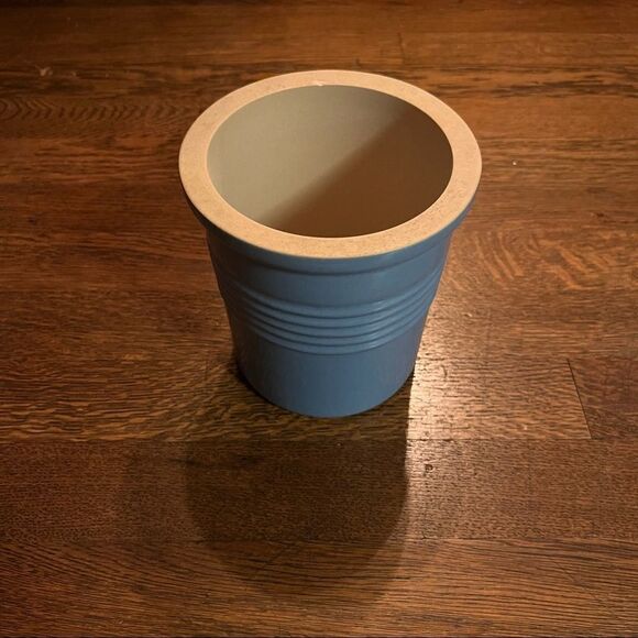 The Pampered Chef Family Heritage Stoneware Light Blue Ceramic Utensil Holder - Picture 1 of 4